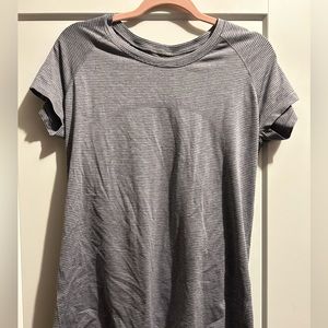 Lululemon swiftly tech short sleeve shirt. Gently used.